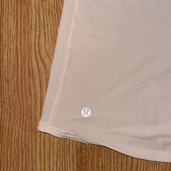 Bundle of 4 Lululemon tanks - Picture 10 of 10